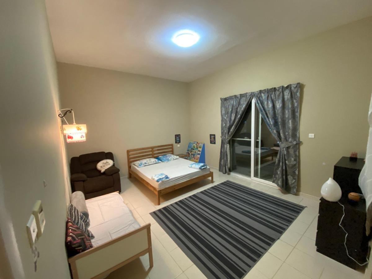 Spacious 4-Bedroom Villa, Children Friendly Dubaj Kültér fotó