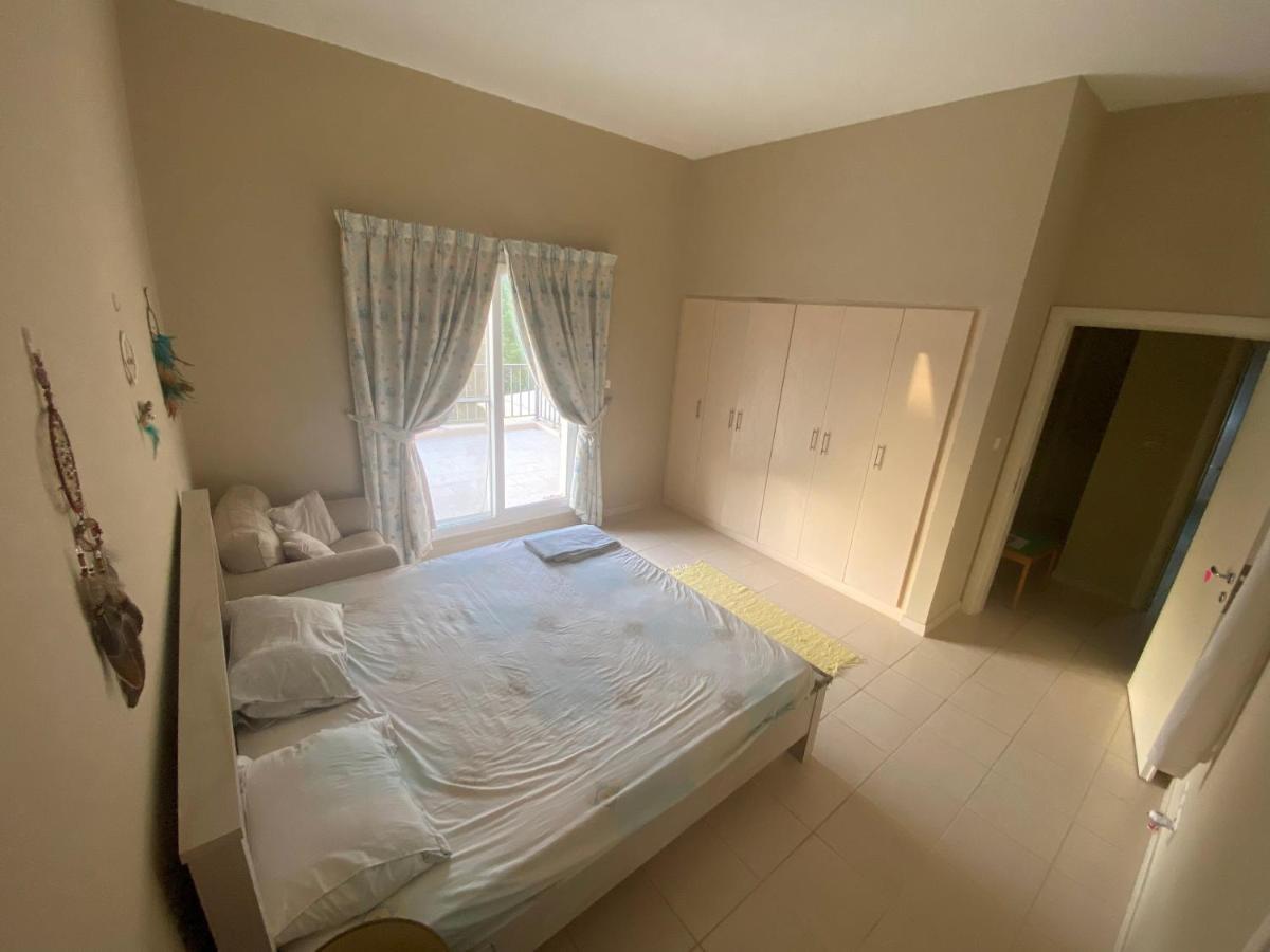 Spacious 4-Bedroom Villa, Children Friendly Dubaj Kültér fotó